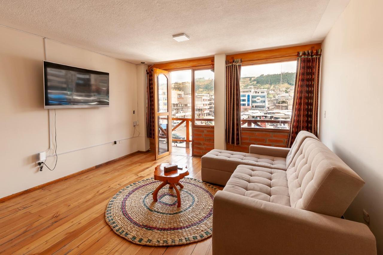Los Ponchos Inn Apartasuite Otavalo Bagian luar foto