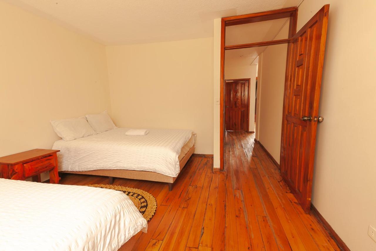 Los Ponchos Inn Apartasuite Otavalo Bagian luar foto